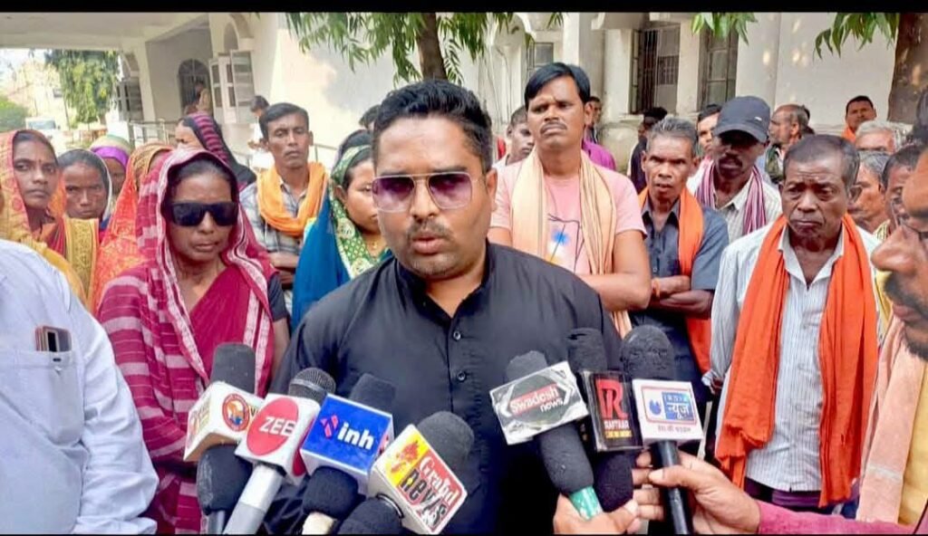 छत्तीसगढ़िया क्रांति सेना गैर राजनीतिक संगठन के प्रदेश अध्यक्ष दिलीप मिरी के जिला बदर आदेश को सुप्रीम कोर्ट ने किया निरस्त, 2 सितंबर को कोरबा में होगा भव्य स्वागत